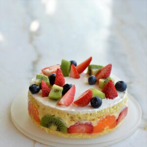 cours-patisserie-enfants-entremets-aux-fruits-comme-un-fraisier